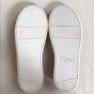 Toms Shoes - BRAND NEW Multicolor Classic TOMS Toms Shoes - BRAND NEW Multicolor Classic TOMS